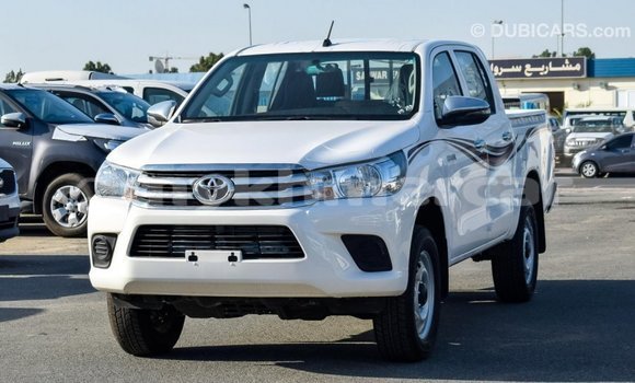 Acheter Import Voiture Toyota Hilux Blanc à Import - Dubai, Kampot Province Acheter Import Voiture Toyota Hilux Blanc à Import - Dubai, Kampot Province
