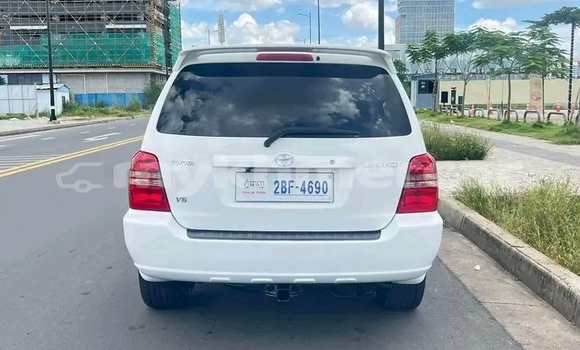 ទិញ បានប្រើ Toyota Highlander White ឡាន} ក្នុង Khŭm Sráng ក្នុង Kampong Speu Province ទិញ បានប្រើ Toyota Highlander White ឡាន} ក្នុង Khŭm Sráng ក្នុង Kampong Speu Province