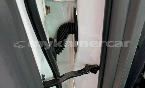 ទិញ បានប្រើ Toyota Prius White ឡាន} ក្នុង Chbar Mon ក្នុង Kampong Speu Province ទិញ បានប្រើ Toyota Prius White ឡាន} ក្នុង Chbar Mon ក្នុង Kampong Speu Province