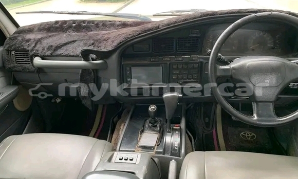 Buy Used Toyota Highlander Black Car in Chbar Mon in Kampong Speu Province Buy Used Toyota Highlander Black Car in Chbar Mon in Kampong Speu Province