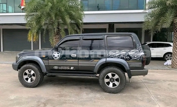 Buy Used Toyota Highlander Black Car in Chbar Mon in Kampong Speu Province Buy Used Toyota Highlander Black Car in Chbar Mon in Kampong Speu Province