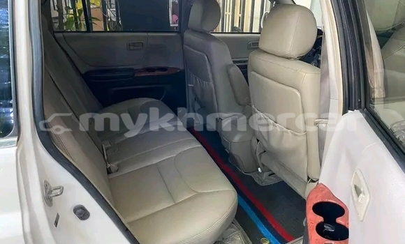 Buy Used Toyota Highlander White Car in Cheom Ksan in Preah Vihear Province Buy Used Toyota Highlander White Car in Cheom Ksan in Preah Vihear Province
