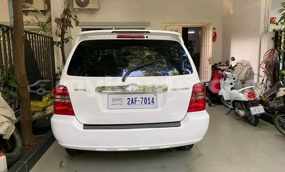Buy Used Toyota Highlander White Car in Cheom Ksan in Preah Vihear Province Buy Used Toyota Highlander White Car in Cheom Ksan in Preah Vihear Province