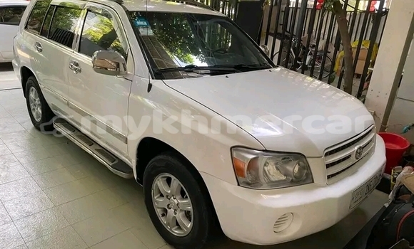 Buy Used Toyota Highlander White Car in Cheom Ksan in Preah Vihear Province Buy Used Toyota Highlander White Car in Cheom Ksan in Preah Vihear Province