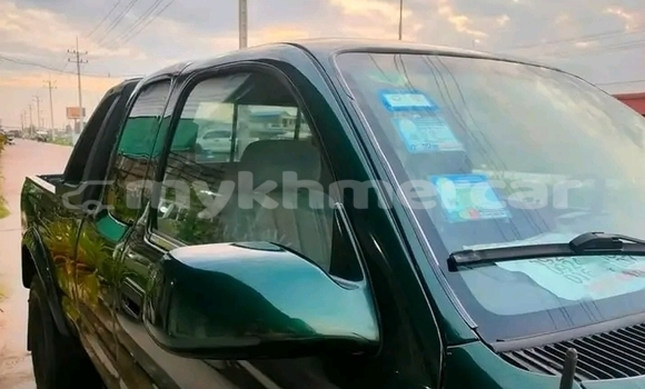 Buy Used Toyota Tacoma Green Car in Cheom Ksan in Preah Vihear Province Buy Used Toyota Tacoma Green Car in Cheom Ksan in Preah Vihear Province