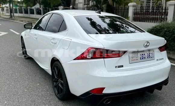 Buy Used Lexus IS White Car in Battambang in Battambang Province Buy Used Lexus IS White Car in Battambang in Battambang Province