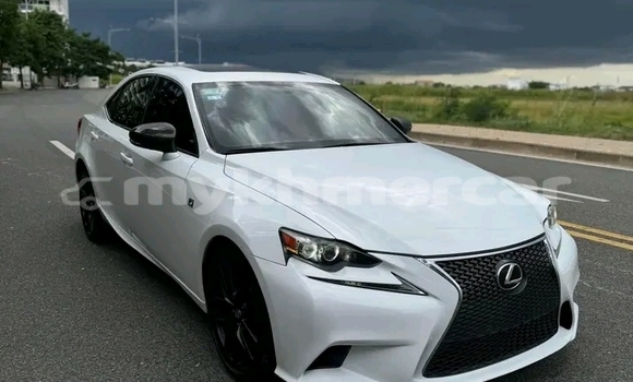 Buy Used Lexus IS White Car in Battambang in Battambang Province Buy Used Lexus IS White Car in Battambang in Battambang Province