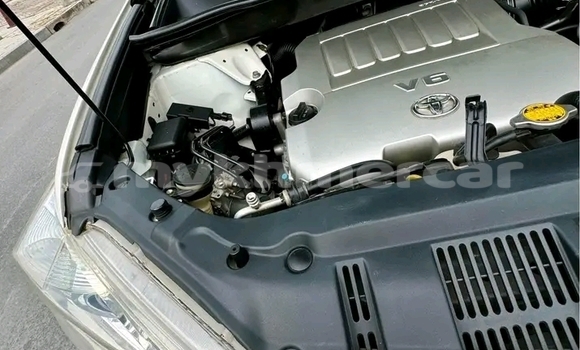 Buy Used Toyota Highlander White Car in Cheom Ksan in Preah Vihear Province Buy Used Toyota Highlander White Car in Cheom Ksan in Preah Vihear Province