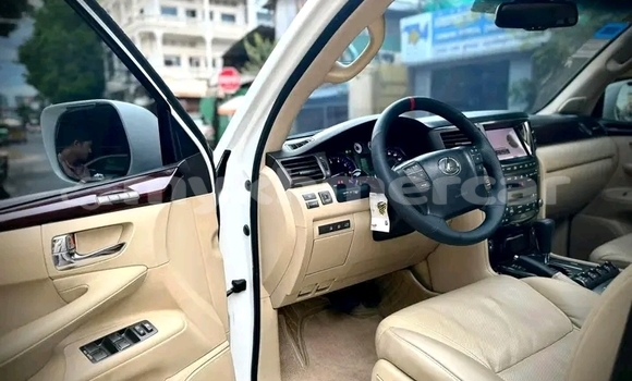 Buy Used Lexus LX 570 White Car in Chbar Mon in Kampong Speu Province Buy Used Lexus LX 570 White Car in Chbar Mon in Kampong Speu Province