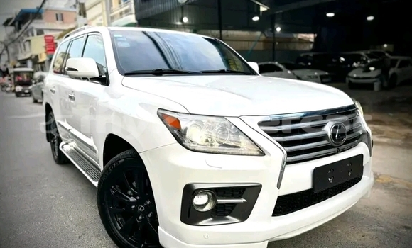 Buy Used Lexus LX 570 White Car in Chbar Mon in Kampong Speu Province Buy Used Lexus LX 570 White Car in Chbar Mon in Kampong Speu Province