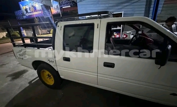 Buy Used Isuzu Axiom White Car in Chbar Mon in Kampong Speu Province Buy Used Isuzu Axiom White Car in Chbar Mon in Kampong Speu Province