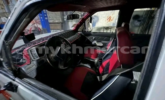 Buy Used Isuzu Axiom White Car in Chbar Mon in Kampong Speu Province Buy Used Isuzu Axiom White Car in Chbar Mon in Kampong Speu Province