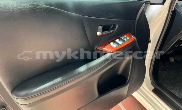 Acheter Occasion Voiture Lexus RC F Blanc à Chbar Mon, Kampong Speu Province Acheter Occasion Voiture Lexus RC F Blanc à Chbar Mon, Kampong Speu Province