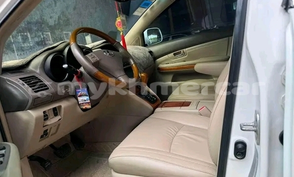 Buy Used Lexus RX 300 White Car in Chbar Mon in Kampong Speu Province Buy Used Lexus RX 300 White Car in Chbar Mon in Kampong Speu Province