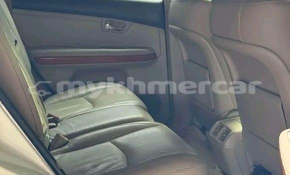 Buy Used Lexus RX 300 White Car in Chbar Mon in Kampong Speu Province Buy Used Lexus RX 300 White Car in Chbar Mon in Kampong Speu Province