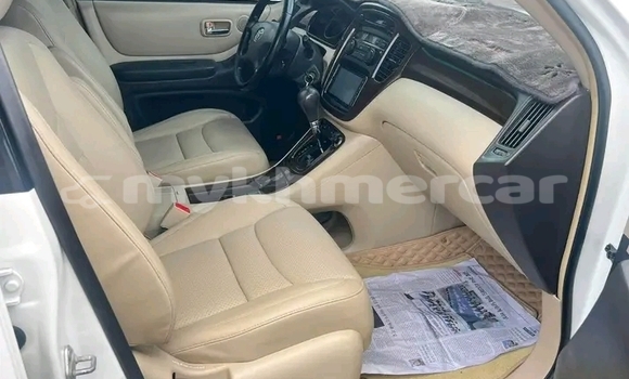 Buy Used Toyota Highlander White Car in Chbar Mon in Kampong Speu Province Buy Used Toyota Highlander White Car in Chbar Mon in Kampong Speu Province