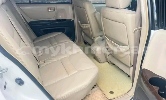 Buy Used Toyota Highlander White Car in Chbar Mon in Kampong Speu Province Buy Used Toyota Highlander White Car in Chbar Mon in Kampong Speu Province