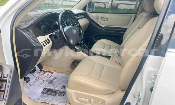 Buy Used Toyota Highlander White Car in Chbar Mon in Kampong Speu Province Buy Used Toyota Highlander White Car in Chbar Mon in Kampong Speu Province