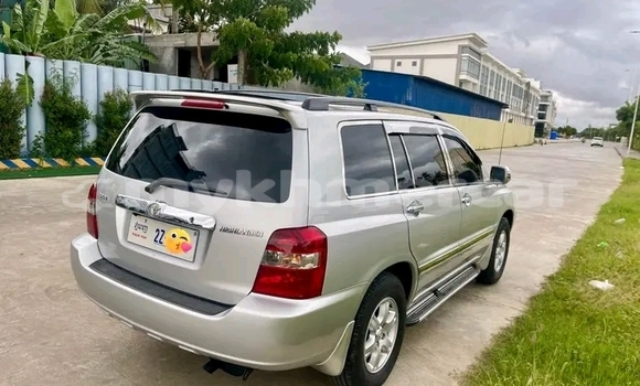 Buy Used Toyota Highlander White Car in KratiΓ© in KratiΓ© Province Buy Used Toyota Highlander White Car in KratiΓ© in KratiΓ© Province