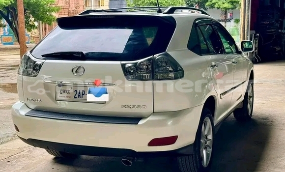 Buy Used Lexus RX 300 White Car in Cheom Ksan in Preah Vihear Province Buy Used Lexus RX 300 White Car in Cheom Ksan in Preah Vihear Province