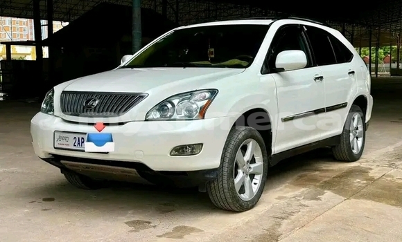 Buy Used Lexus RX 300 White Car in Cheom Ksan in Preah Vihear Province Buy Used Lexus RX 300 White Car in Cheom Ksan in Preah Vihear Province