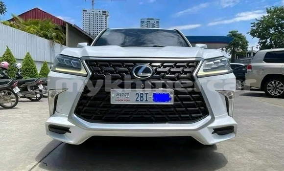 Buy Used Lexus LX 570 White Car in Cheom Ksan in Preah Vihear Province Buy Used Lexus LX 570 White Car in Cheom Ksan in Preah Vihear Province