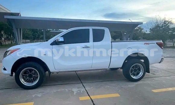 Buy Used Mazda Etude White Car in Cheom Ksan in Preah Vihear Province Buy Used Mazda Etude White Car in Cheom Ksan in Preah Vihear Province