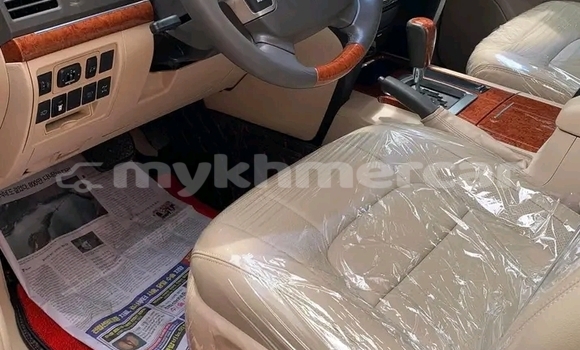 ទិញ បានប្រើ Toyota Land Cruiser White ឡាន} ក្នុង Kratié ក្នុង Kratié Province ទិញ បានប្រើ Toyota Land Cruiser White ឡាន} ក្នុង Kratié ក្នុង Kratié Province