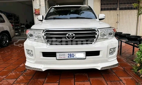 ទិញ បានប្រើ Toyota Land Cruiser White ឡាន} ក្នុង Kratié ក្នុង Kratié Province ទិញ បានប្រើ Toyota Land Cruiser White ឡាន} ក្នុង Kratié ក្នុង Kratié Province