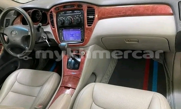 ទិញ បានប្រើ Toyota Highlander White ឡាន} ក្នុង Khŭm Sráng ក្នុង Kampong Speu Province ទិញ បានប្រើ Toyota Highlander White ឡាន} ក្នុង Khŭm Sráng ក្នុង Kampong Speu Province