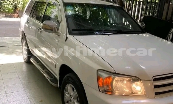 ទិញ បានប្រើ Toyota Highlander White ឡាន} ក្នុង Khŭm Sráng ក្នុង Kampong Speu Province ទិញ បានប្រើ Toyota Highlander White ឡាន} ក្នុង Khŭm Sráng ក្នុង Kampong Speu Province