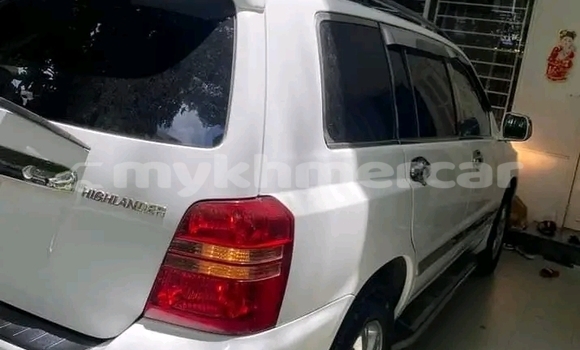 ទិញ បានប្រើ Toyota Highlander White ឡាន} ក្នុង Khŭm Sráng ក្នុង Kampong Speu Province ទិញ បានប្រើ Toyota Highlander White ឡាន} ក្នុង Khŭm Sráng ក្នុង Kampong Speu Province