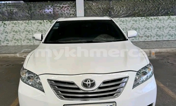 Acheter Occasion Voiture Toyota Camry Blanc à Cheom Ksan, Preah Vihear Province Acheter Occasion Voiture Toyota Camry Blanc à Cheom Ksan, Preah Vihear Province