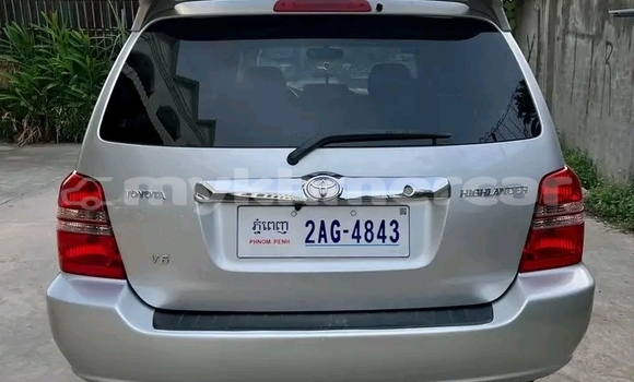 Acheter Occasion Voiture Toyota Highlander Autre à Cheom Ksan, Preah Vihear Province Acheter Occasion Voiture Toyota Highlander Autre à Cheom Ksan, Preah Vihear Province
