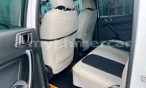 Acheter Occasion Voiture Range Rover Range Rover Autre à Cheom Ksan, Preah Vihear Province Acheter Occasion Voiture Range Rover Range Rover Autre à Cheom Ksan, Preah Vihear Province