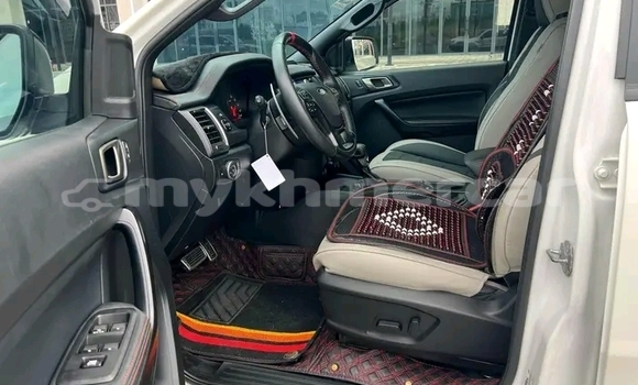 Acheter Occasion Voiture Range Rover Range Rover Autre à Cheom Ksan, Preah Vihear Province Acheter Occasion Voiture Range Rover Range Rover Autre à Cheom Ksan, Preah Vihear Province