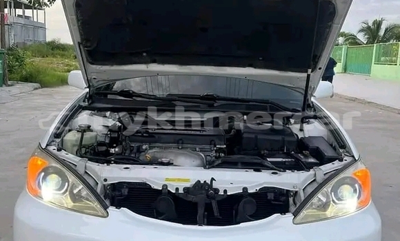 Acheter Occasion Voiture Toyota Camry Blanc à Mongkol Borey, Banteay Meanchey Province Acheter Occasion Voiture Toyota Camry Blanc à Mongkol Borey, Banteay Meanchey Province