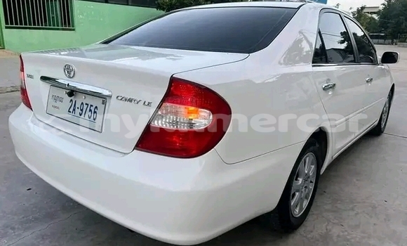 Acheter Occasion Voiture Toyota Camry Blanc à Mongkol Borey, Banteay Meanchey Province Acheter Occasion Voiture Toyota Camry Blanc à Mongkol Borey, Banteay Meanchey Province
