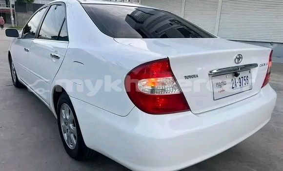 Acheter Occasion Voiture Toyota Camry Blanc à Mongkol Borey, Banteay Meanchey Province Acheter Occasion Voiture Toyota Camry Blanc à Mongkol Borey, Banteay Meanchey Province
