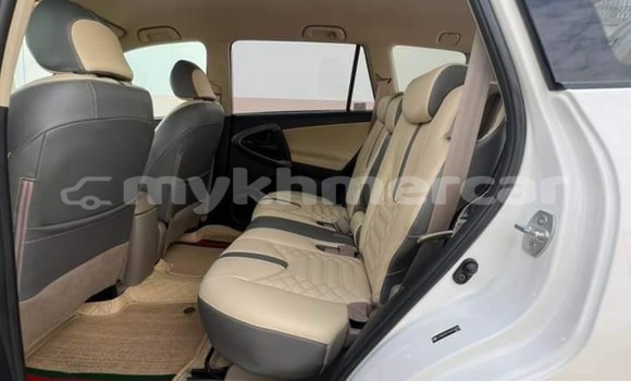 Buy Used Toyota RAV4 White Car in Chbar Mon in Kampong Speu Province Buy Used Toyota RAV4 White Car in Chbar Mon in Kampong Speu Province