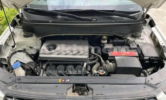 Acheter Occasion Voiture Hyundai Verna Blanc à Preah Netr Preah, Banteay Meanchey Province Acheter Occasion Voiture Hyundai Verna Blanc à Preah Netr Preah, Banteay Meanchey Province