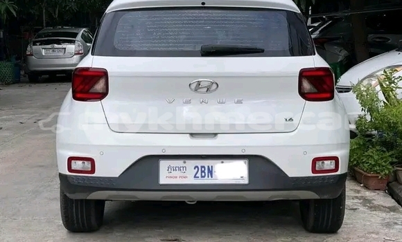 Acheter Occasion Voiture Hyundai Verna Blanc à Preah Netr Preah, Banteay Meanchey Province Acheter Occasion Voiture Hyundai Verna Blanc à Preah Netr Preah, Banteay Meanchey Province