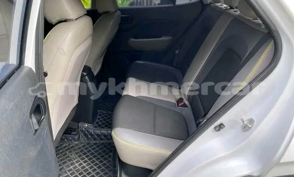 Acheter Occasion Voiture Hyundai Verna Blanc à Preah Netr Preah, Banteay Meanchey Province Acheter Occasion Voiture Hyundai Verna Blanc à Preah Netr Preah, Banteay Meanchey Province