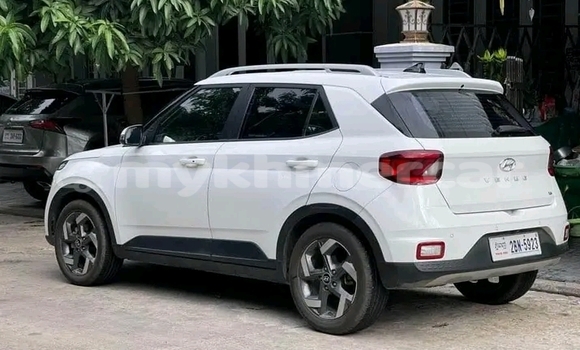 Acheter Occasion Voiture Hyundai Verna Blanc à Preah Netr Preah, Banteay Meanchey Province Acheter Occasion Voiture Hyundai Verna Blanc à Preah Netr Preah, Banteay Meanchey Province