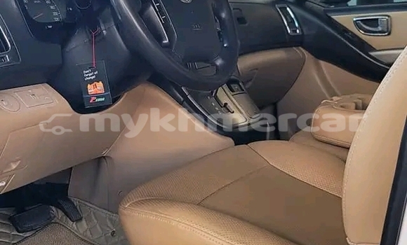 Acheter Occasion Voiture Hyundai H1 Blanc à Cheom Ksan, Preah Vihear Province Acheter Occasion Voiture Hyundai H1 Blanc à Cheom Ksan, Preah Vihear Province