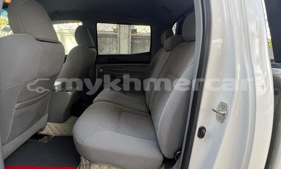 Buy Used Toyota Tacoma White Car in Battambang in Battambang Province Buy Used Toyota Tacoma White Car in Battambang in Battambang Province
