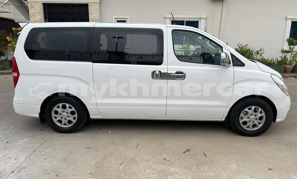 Buy Used Hyundai Starex White Car in Chbar Mon in Kampong Speu Province Buy Used Hyundai Starex White Car in Chbar Mon in Kampong Speu Province