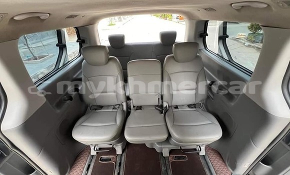 Buy Used Hyundai Starex White Car in Chbar Mon in Kampong Speu Province Buy Used Hyundai Starex White Car in Chbar Mon in Kampong Speu Province