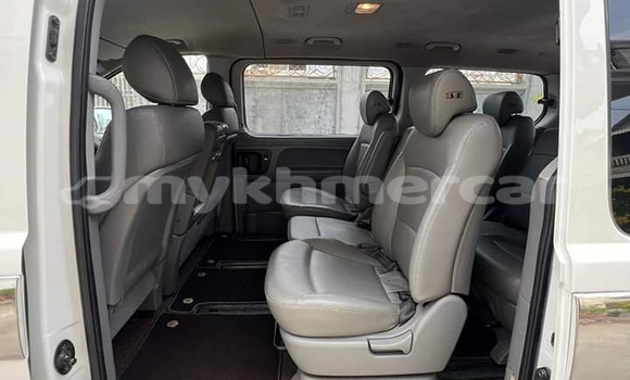 Buy Used Hyundai Starex White Car in Chbar Mon in Kampong Speu Province Buy Used Hyundai Starex White Car in Chbar Mon in Kampong Speu Province