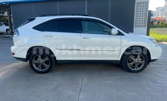 Buy Used Lexus RX White Car in Chbar Mon in Kampong Speu Province Buy Used Lexus RX White Car in Chbar Mon in Kampong Speu Province